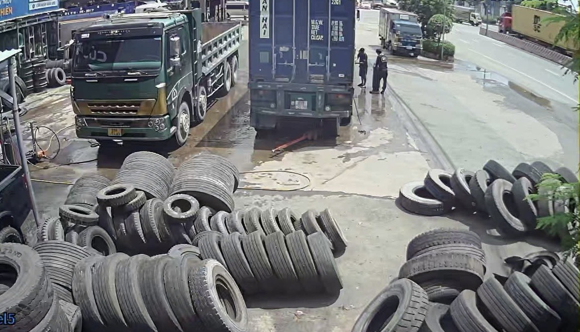 ĐỊA CHỈ CHUYÊN VÁ VỎ XE TẢI-  BÌNH DƯƠNG